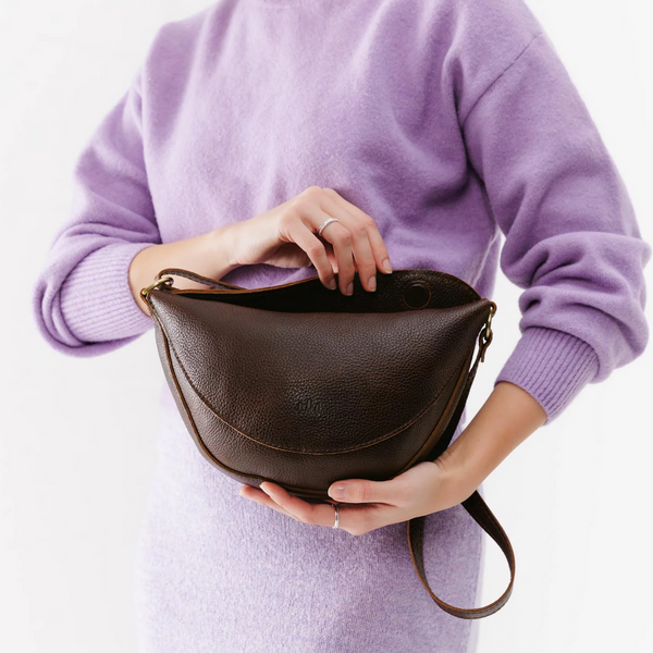 Portland Leather Medium Koala Sling Bag Coldbrew Medium Koala Sling Bag Coldbrew фото